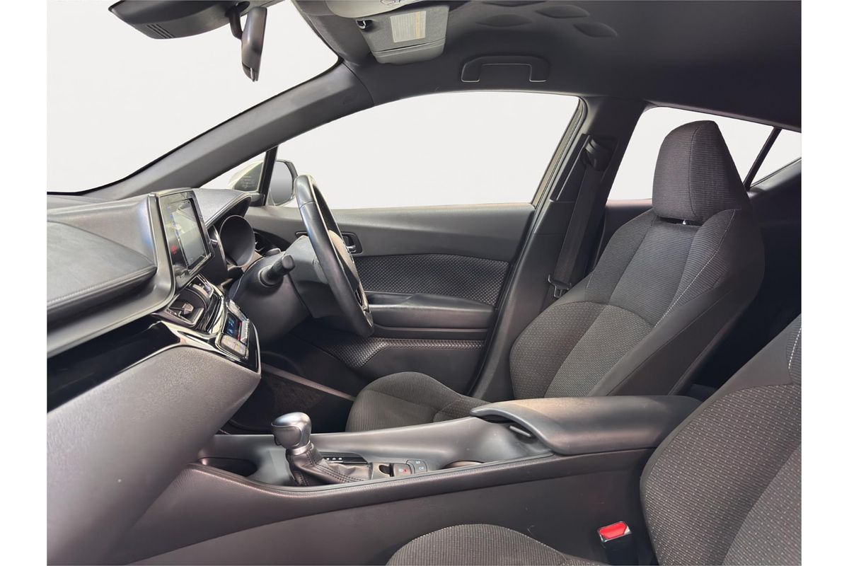 2017 Toyota C-HR HYBRID HYBRID ZYX10