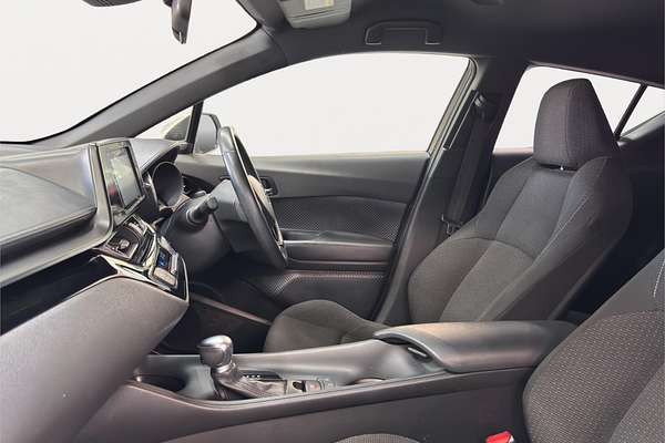 2017 Toyota C-HR HYBRID HYBRID ZYX10