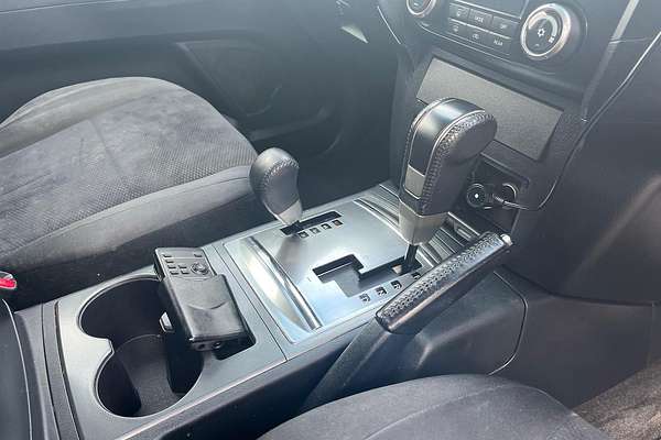 2006 Mitsubishi Pajero VR-X NS