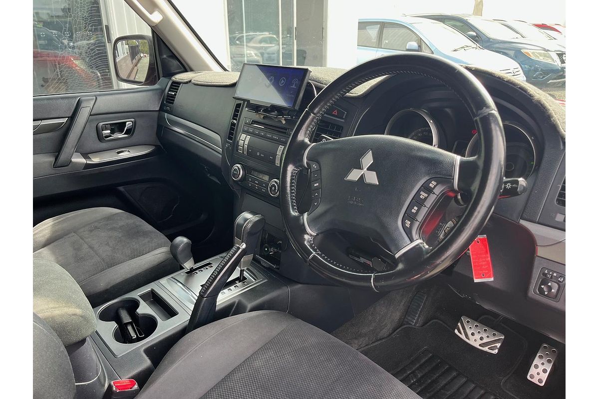 2006 Mitsubishi Pajero VR-X NS