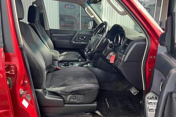 2006 Mitsubishi Pajero VR-X NS