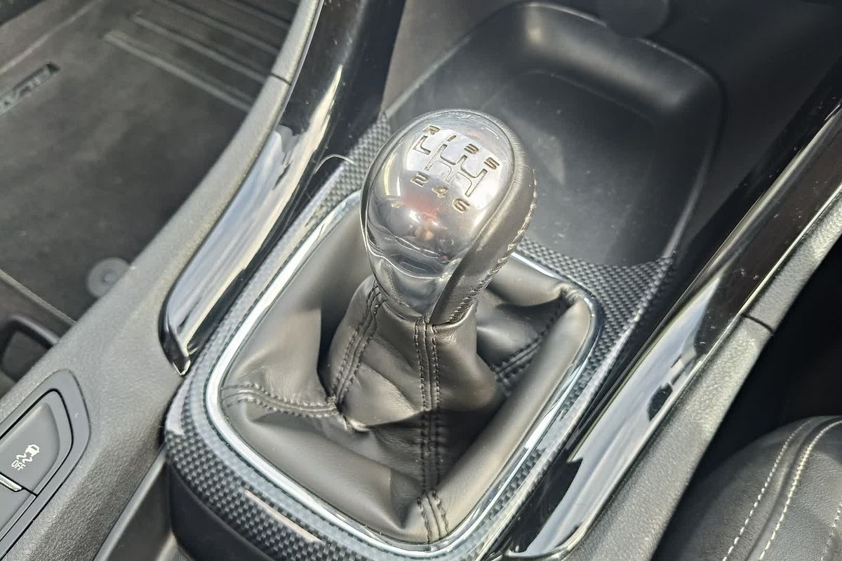 2016 Holden Ute SV6 Black VF Series II Rear Wheel Drive
