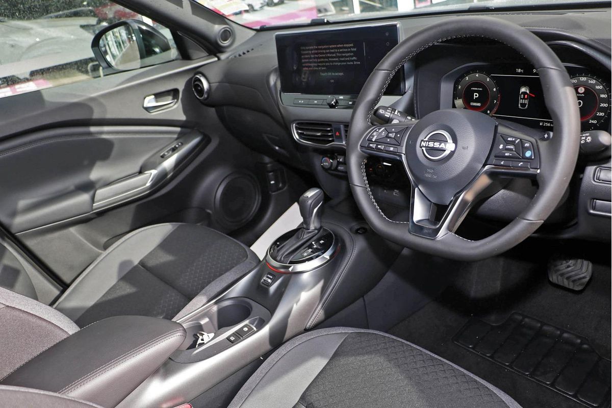 2024 Nissan JUKE ST-L F16