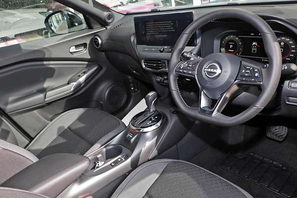2024 Nissan JUKE ST-L F16