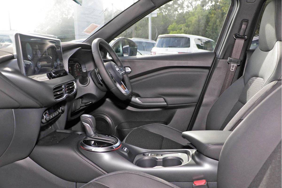 2024 Nissan JUKE ST-L F16