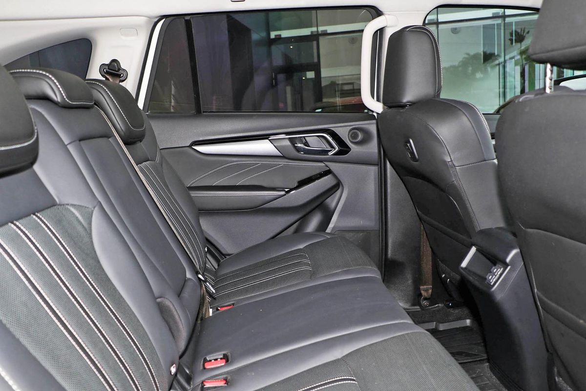 2021 Isuzu MU-X LS-T