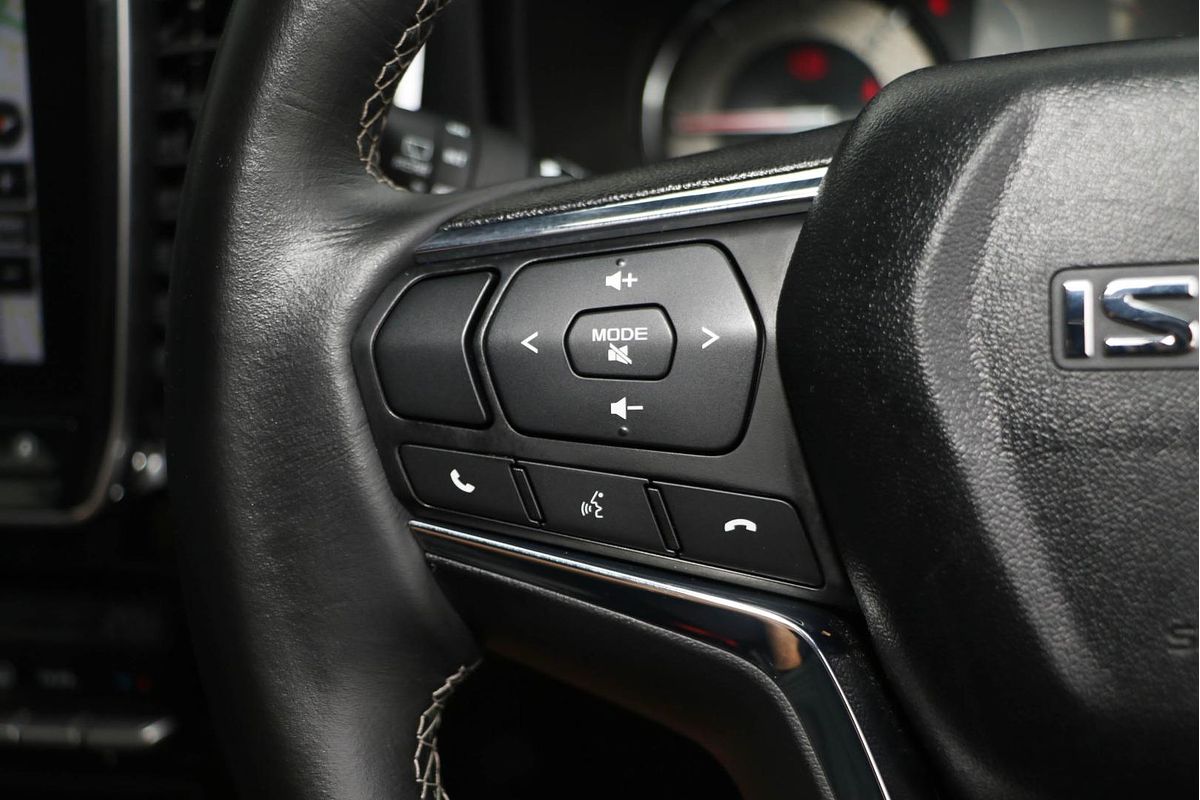 2021 Isuzu MU-X LS-T