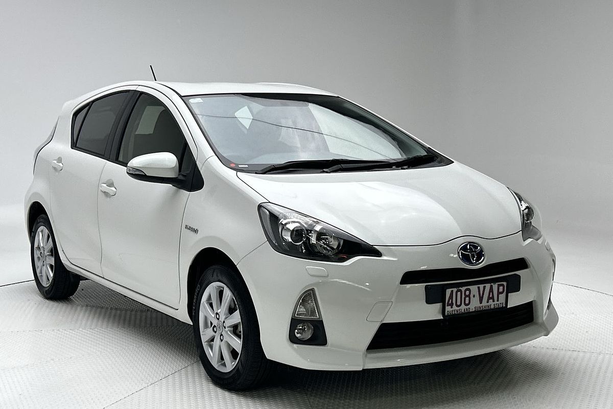 2014 Toyota Prius C i-Tech NHP10R