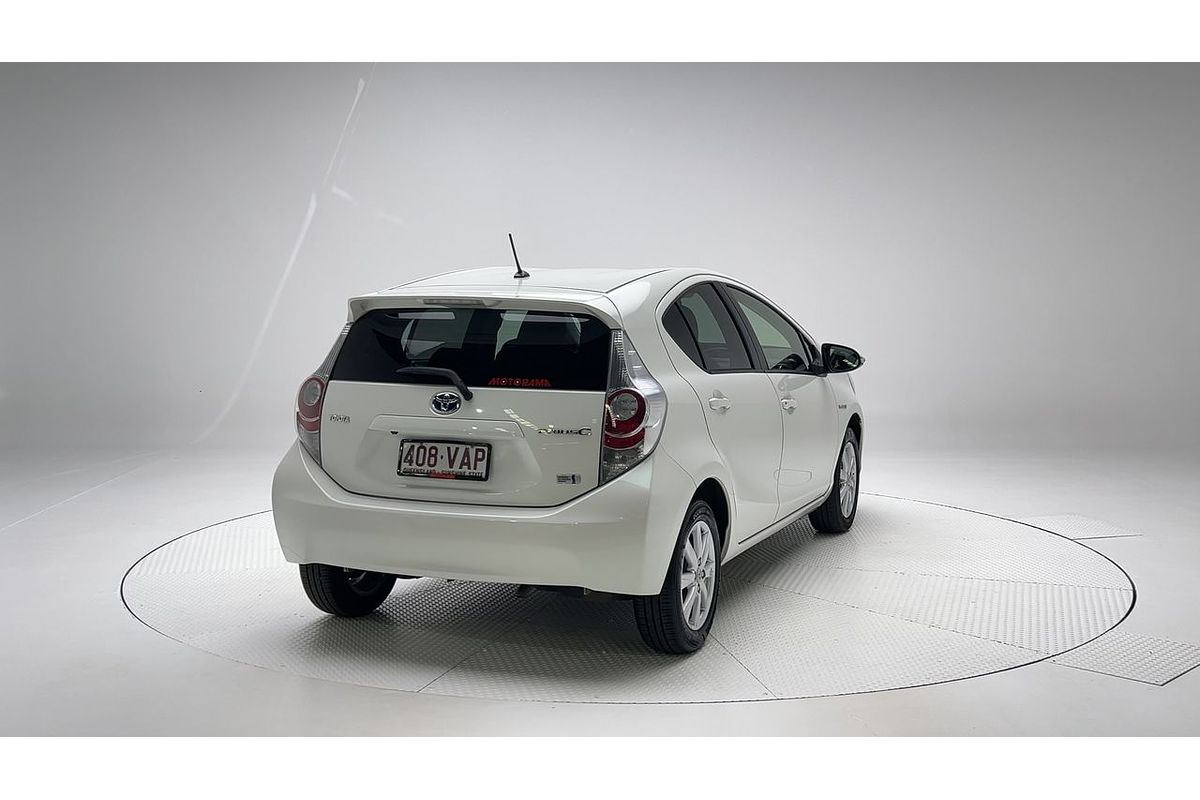 2014 Toyota Prius C i-Tech NHP10R