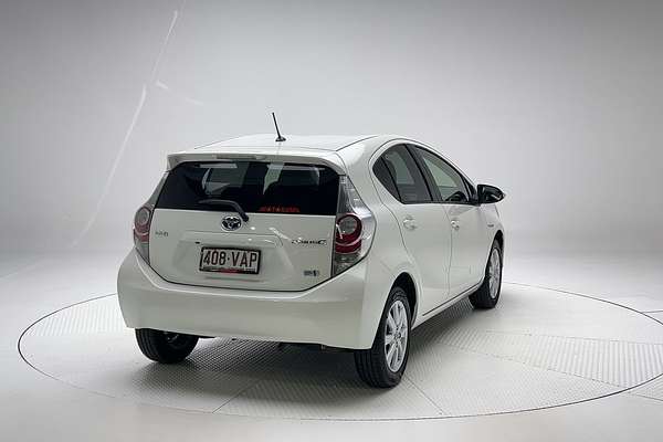 2014 Toyota Prius C i-Tech NHP10R