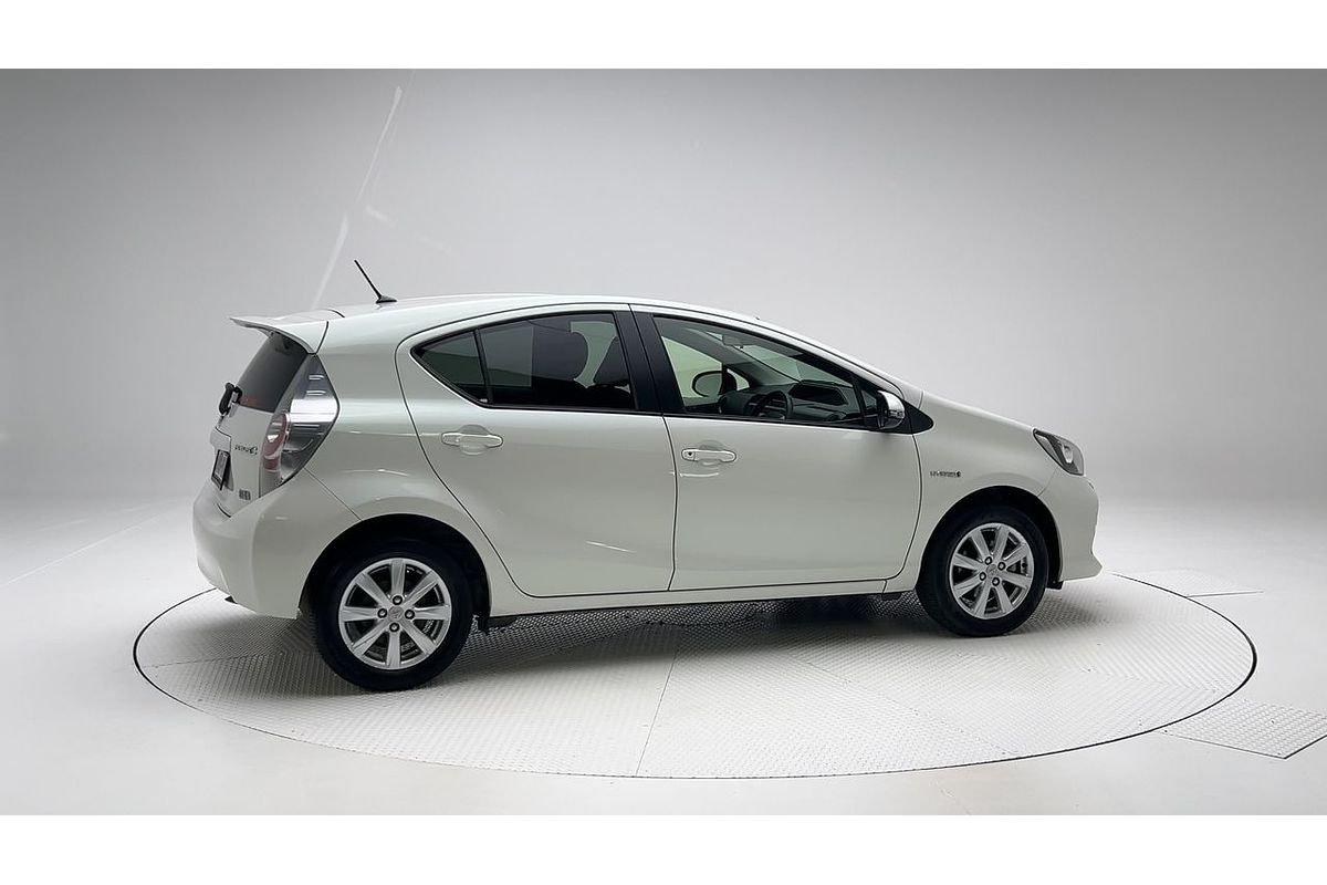 2014 Toyota Prius C i-Tech NHP10R