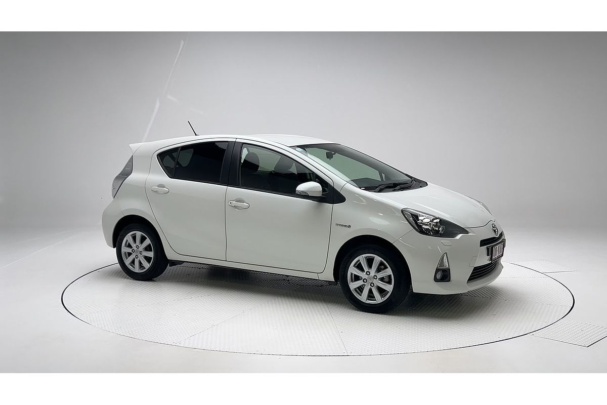 2014 Toyota Prius C i-Tech NHP10R