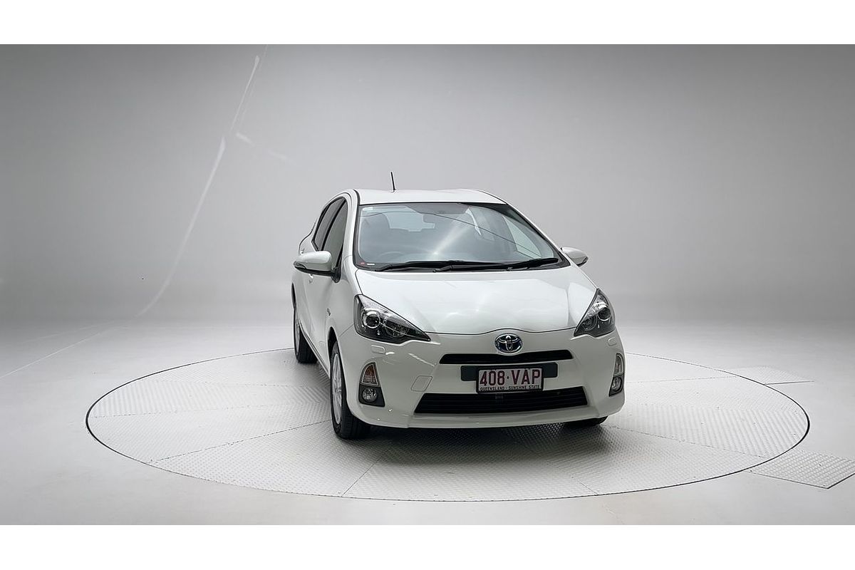 2014 Toyota Prius C i-Tech NHP10R