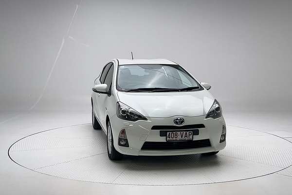 2014 Toyota Prius C i-Tech NHP10R