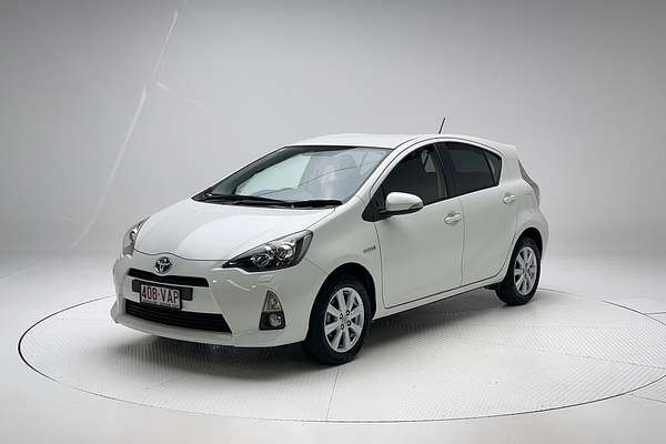 2014 Toyota Prius C i-Tech NHP10R