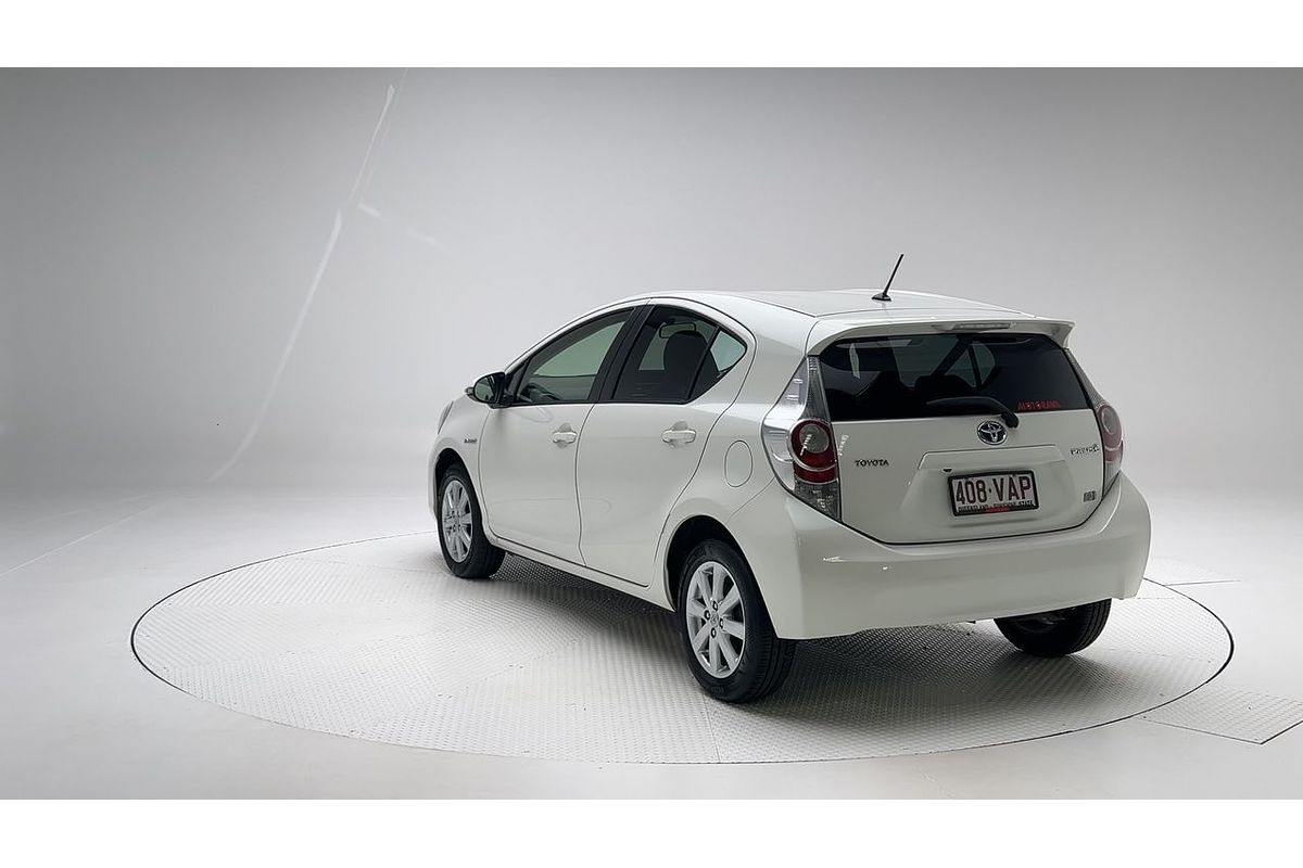 2014 Toyota Prius C i-Tech NHP10R
