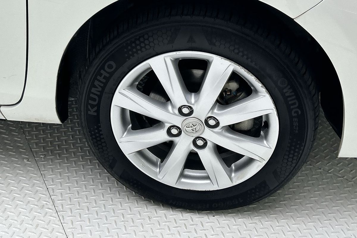 2014 Toyota Prius C i-Tech NHP10R