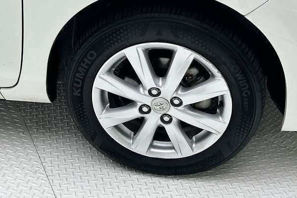 2014 Toyota Prius C i-Tech NHP10R
