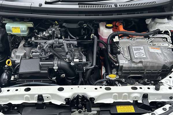 2014 Toyota Prius C i-Tech NHP10R
