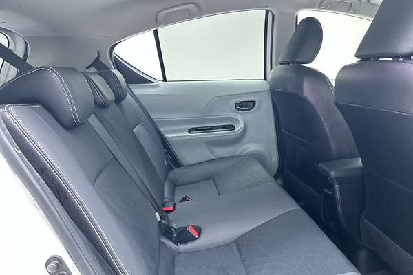 2014 Toyota Prius C i-Tech NHP10R