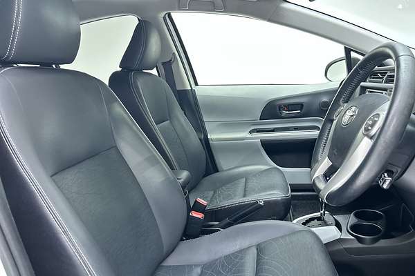 2014 Toyota Prius C i-Tech NHP10R