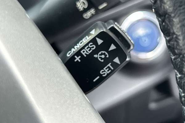 2014 Toyota Prius C i-Tech NHP10R