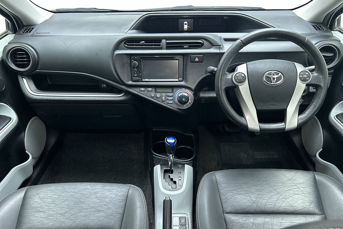 2014 Toyota Prius C i-Tech NHP10R