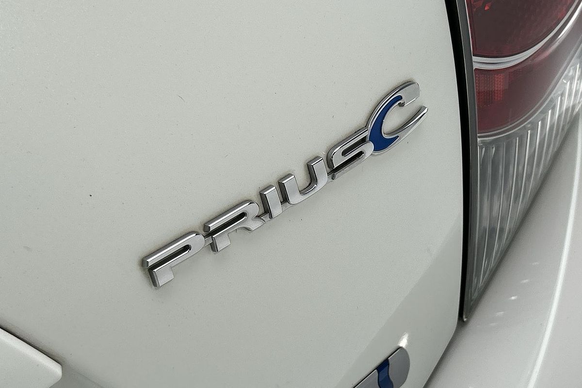 2014 Toyota Prius C i-Tech NHP10R