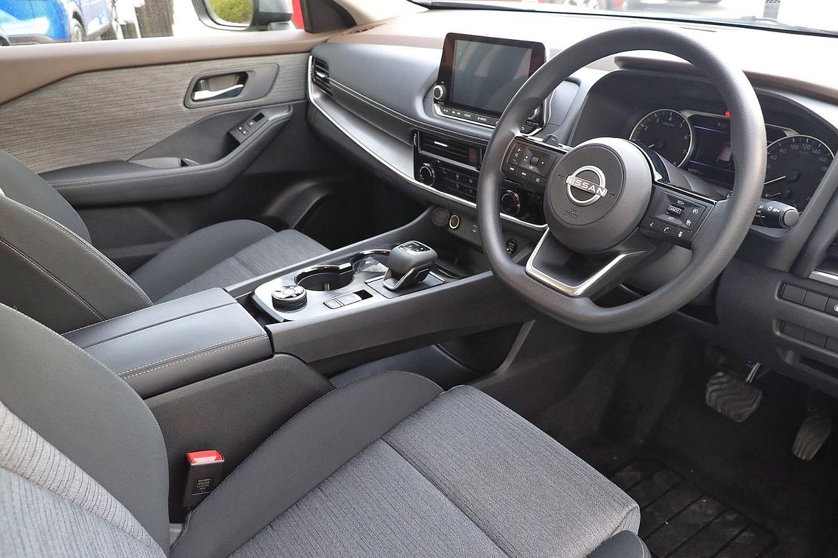 2024 Nissan X-TRAIL ST T33