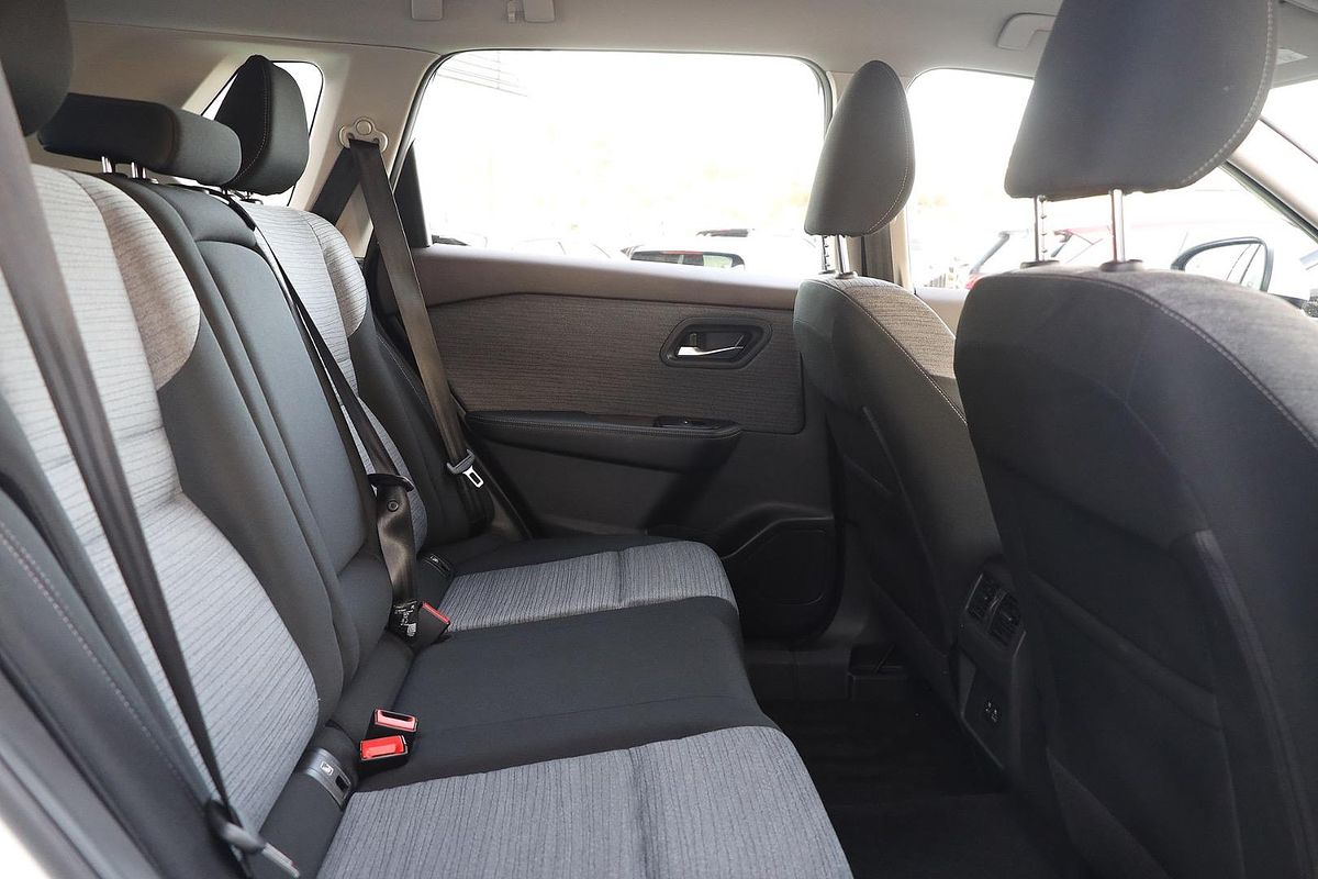 2024 Nissan X-TRAIL ST T33