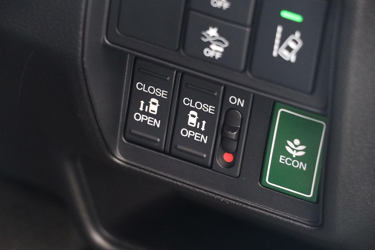 2018 Honda Odyssey VTi-L 5th Gen
