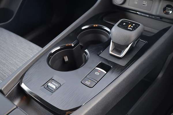 2024 Nissan X-TRAIL ST T33