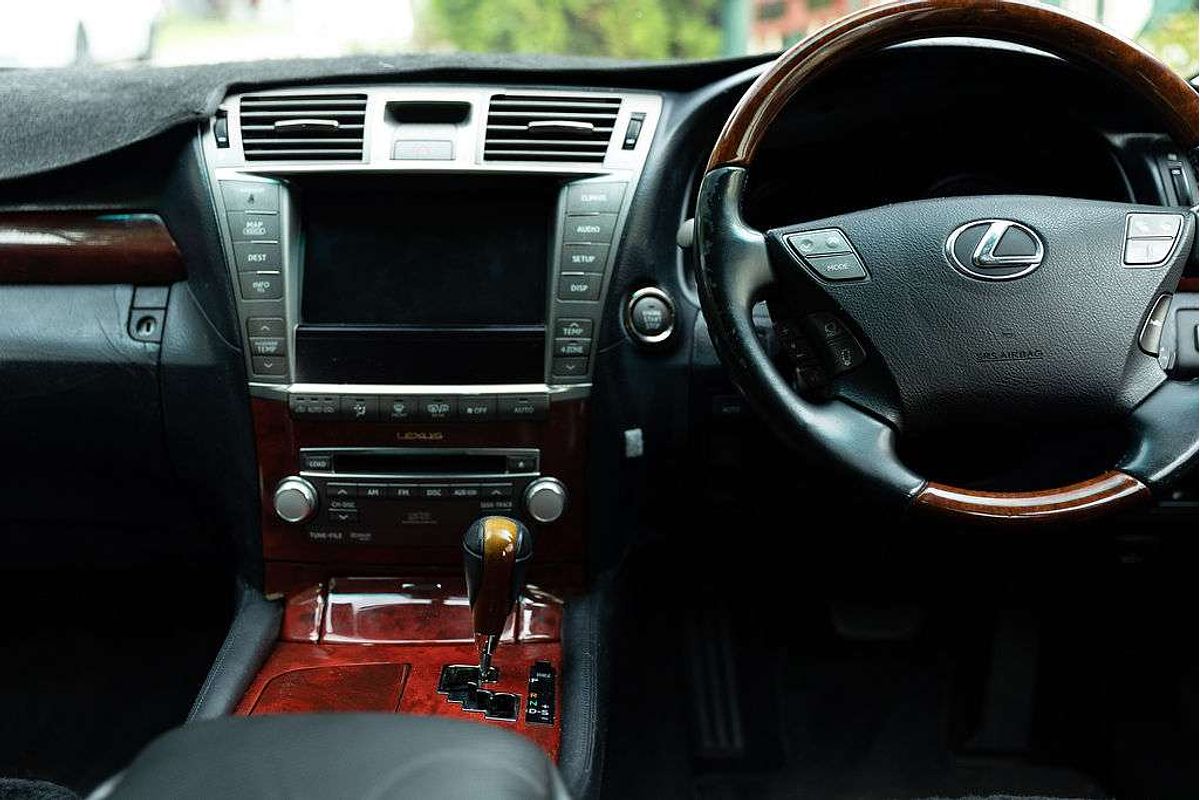 2011 Lexus LS LS460 USF40R