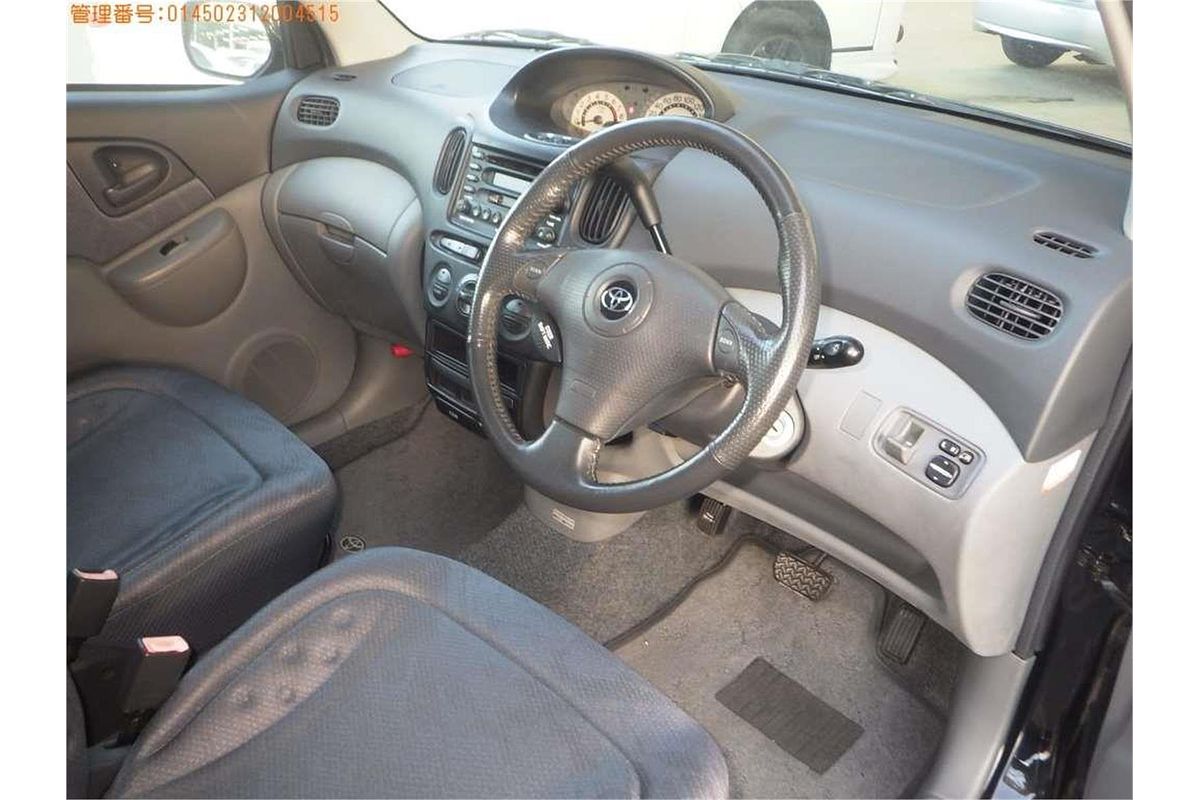 2000 Toyota Funcargo G