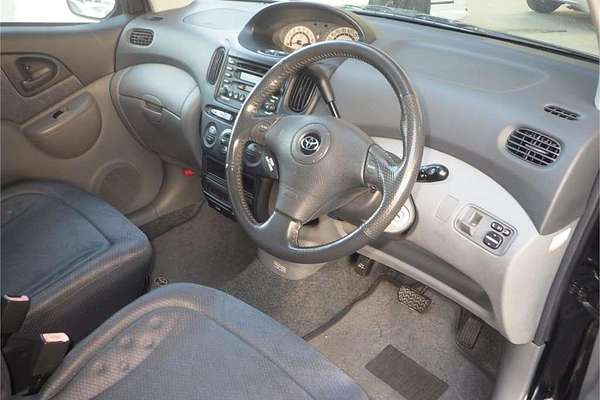 2000 Toyota Funcargo G