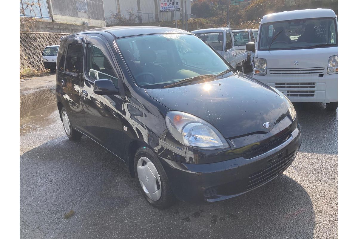 2000 Toyota Funcargo G
