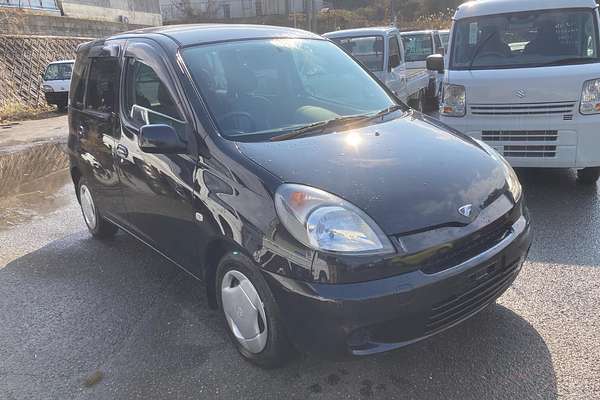 2000 Toyota Funcargo G