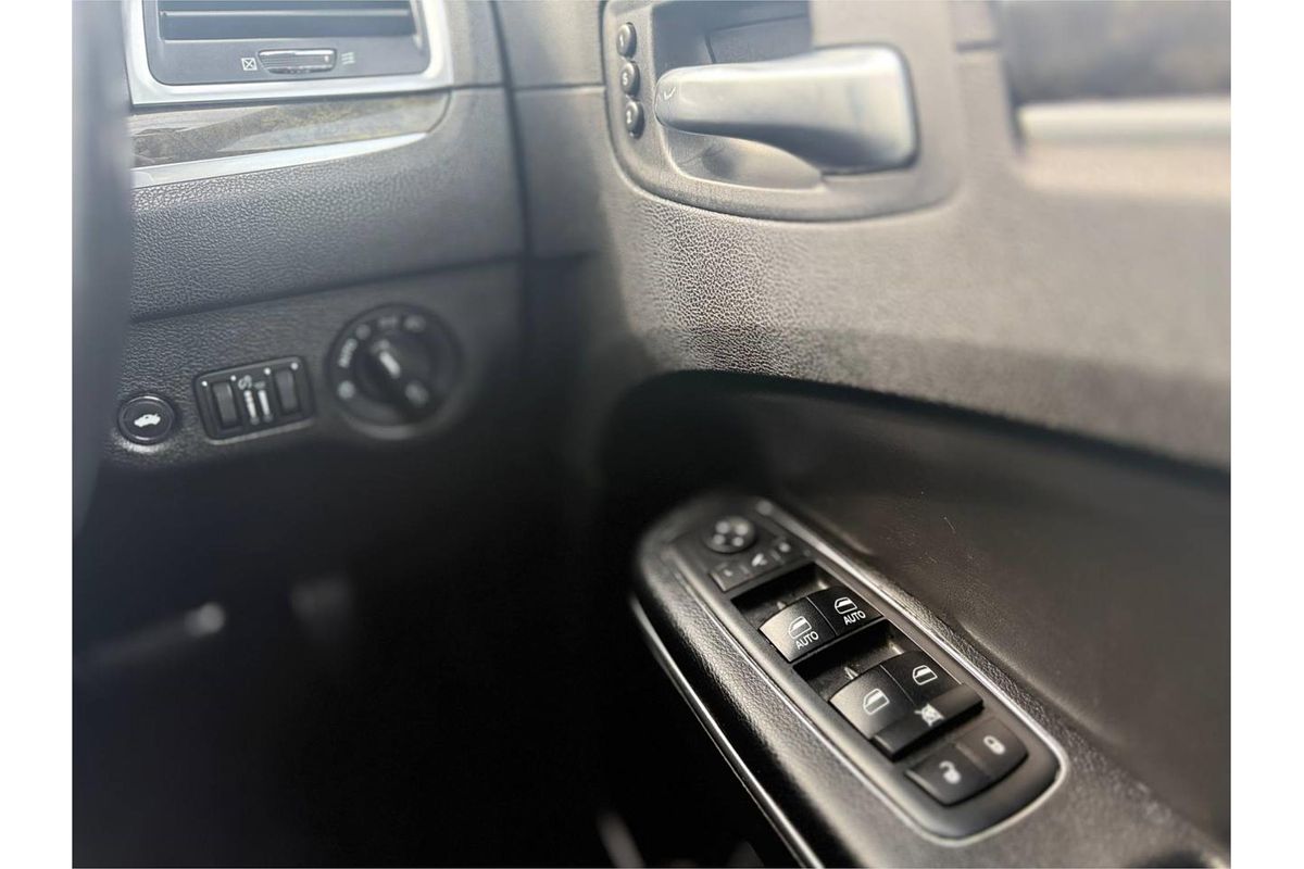 2012 Chrysler 300C CRD LE MY08