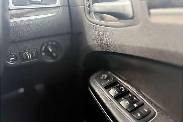 2012 Chrysler 300C CRD LE MY08