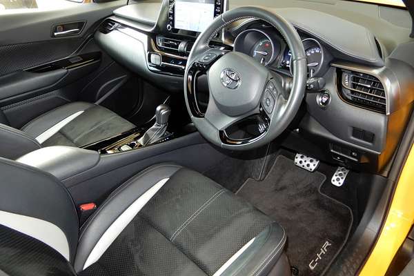 2020 Toyota C-HR GR-S (2WD) Hybrid ZYX10R