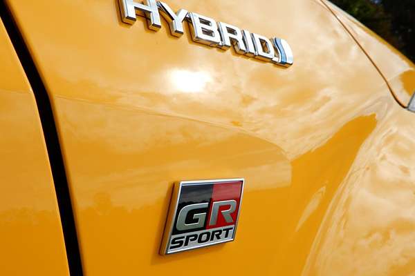 2020 Toyota C-HR GR-S (2WD) Hybrid ZYX10R