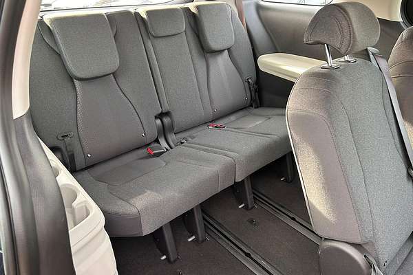 2024 Kia Carnival S KA4