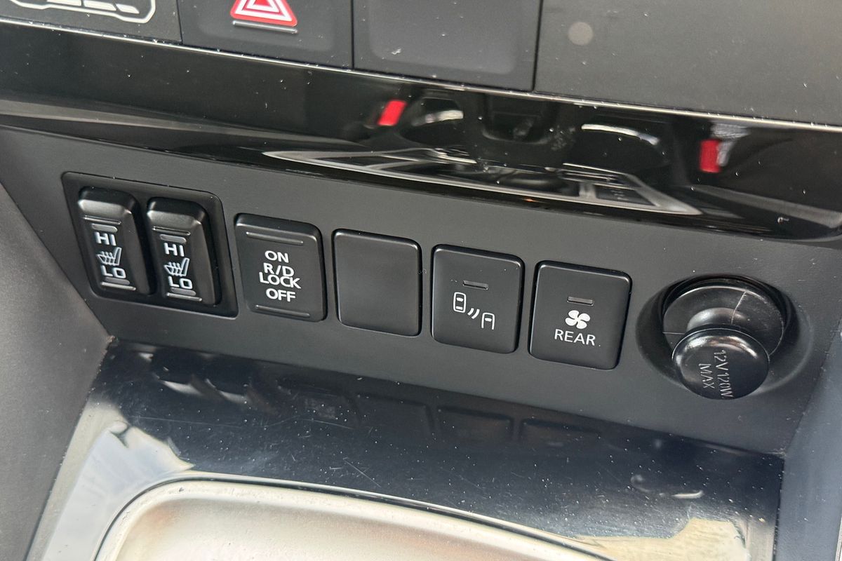 2016 Mitsubishi Pajero Sport Exceed QE