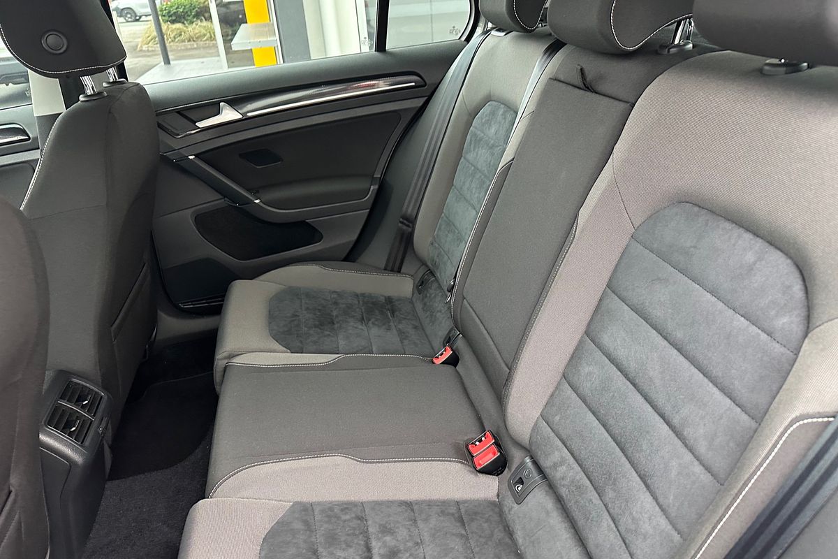 2014 Volkswagen Golf 103TSI Highline 7