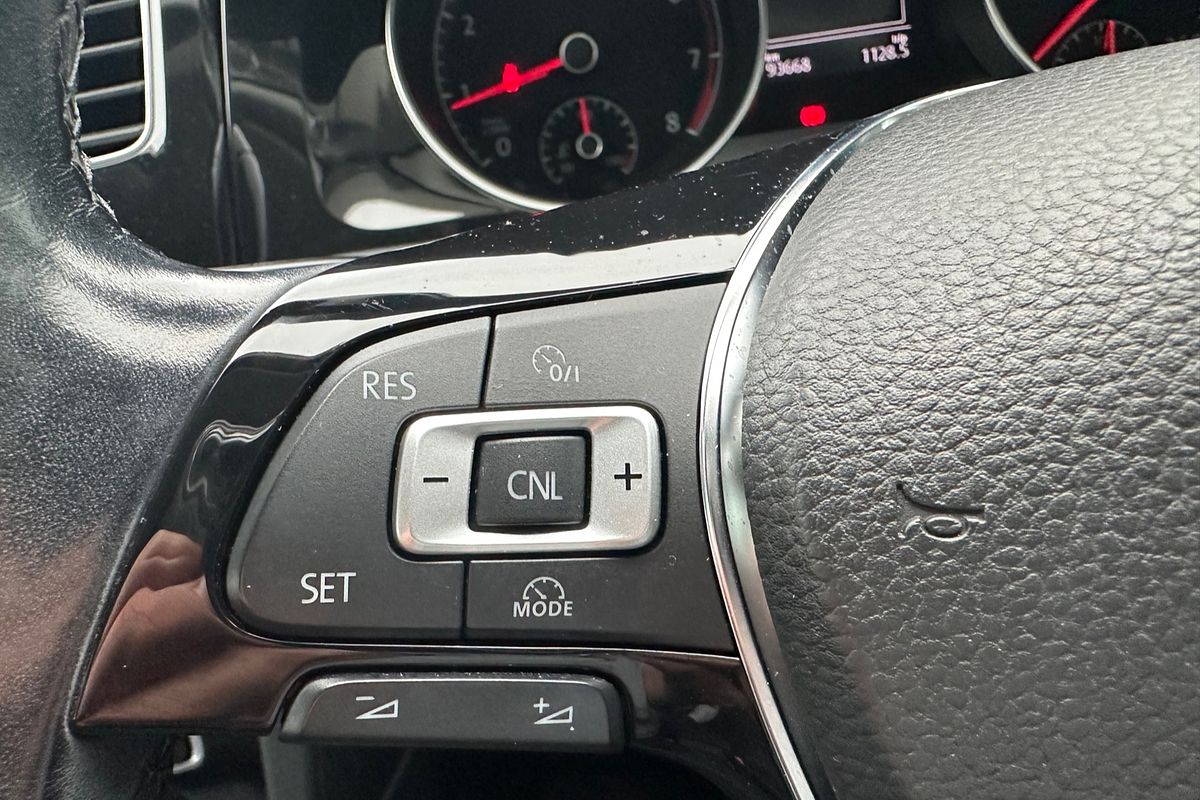 2014 Volkswagen Golf 103TSI Highline 7