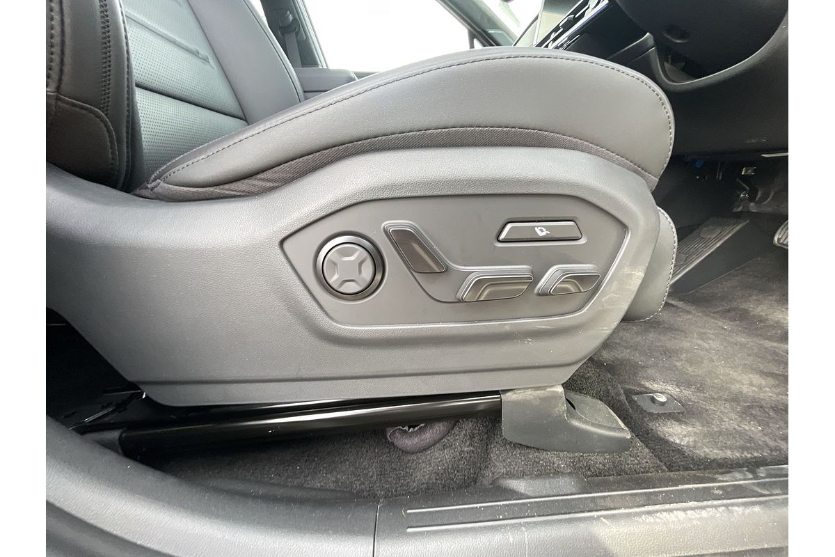 2025 Hyundai Santa Fe Calligraphy MX5.V1