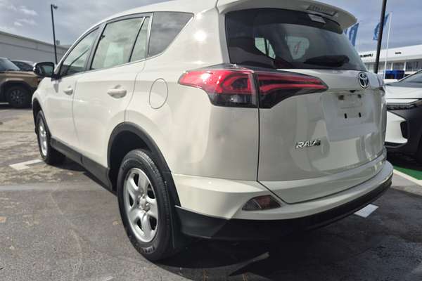 2017 Toyota RAV4 ASA44R MY17