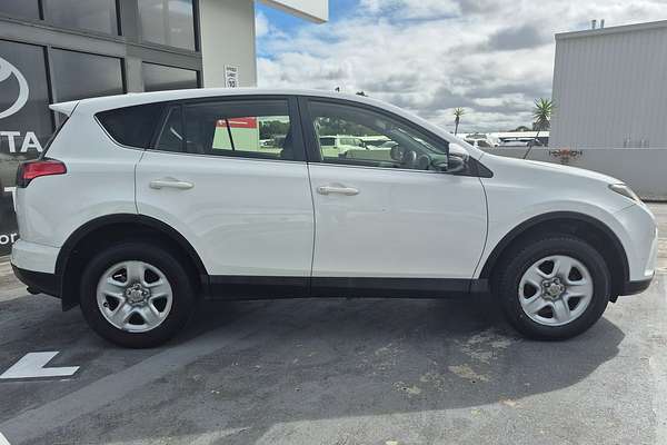 2017 Toyota RAV4 ASA44R MY17