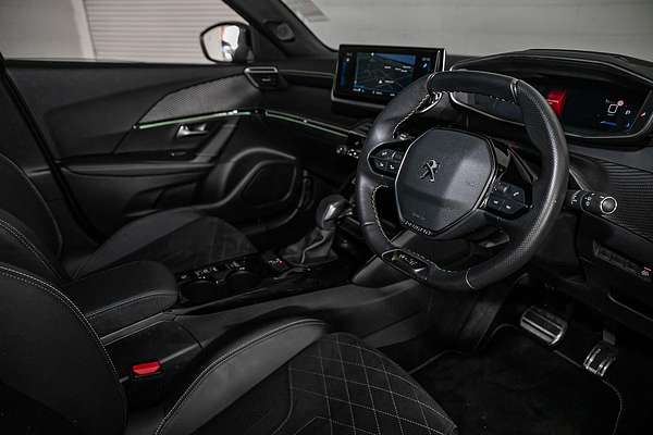 2023 Peugeot 2008 GT P24
