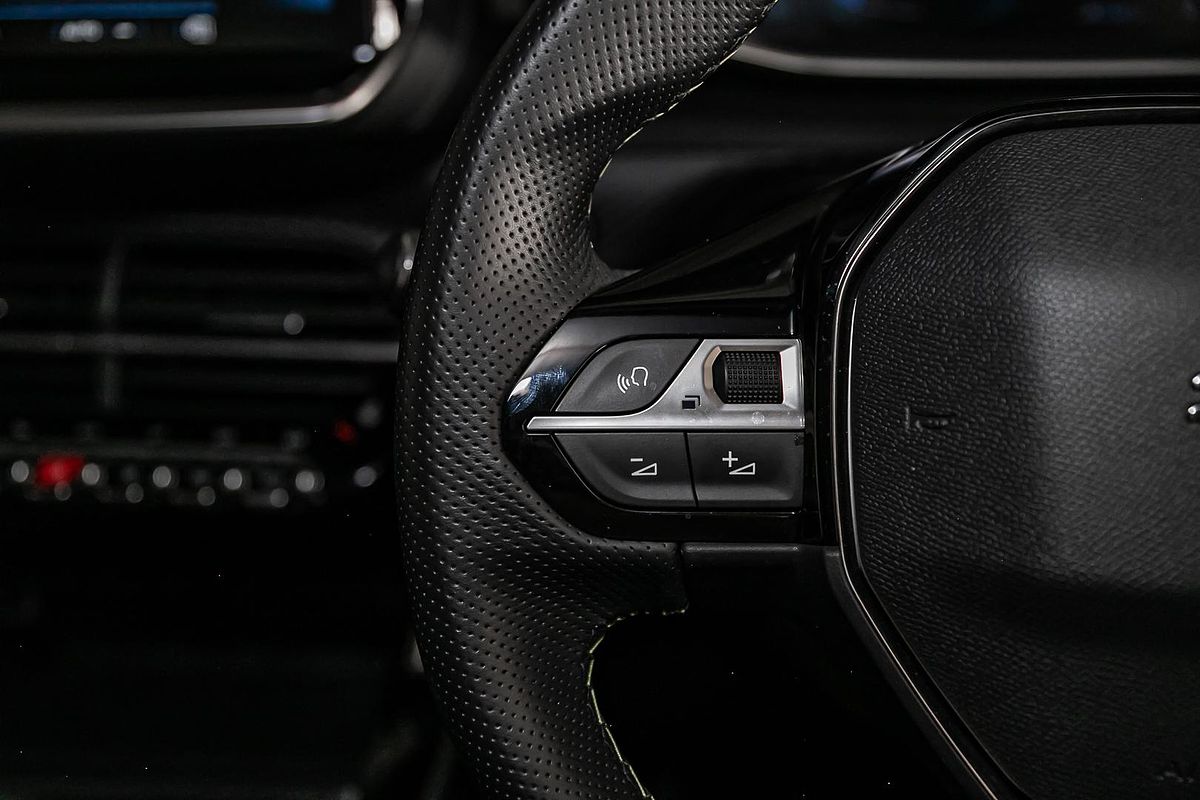 2023 Peugeot 2008 GT P24